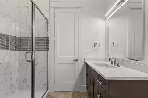 Bath - 5560 N Farm Rd 177, Springfield, MO 65803 photo 11 of 15