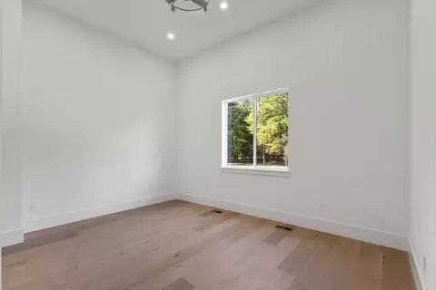Bedroom - 5560 N Farm Rd 177, Springfield, MO 65803 photo 7 of 12