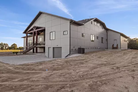 Exterior - 5560 N Farm Rd 177, Springfield, MO 65803 photo 7 of 13