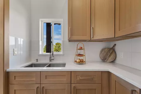 Kitchen - 5560 N Farm Rd 177, Springfield, MO 65803 photo 11 of 16