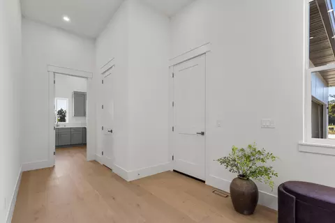 Entry Way - 5560 N Farm Rd 177, Springfield, MO 65803 photo 3 of 4