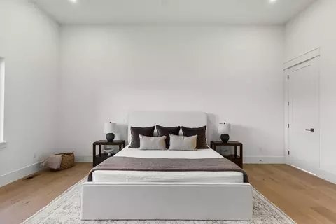 Bedroom - 5560 N Farm Rd 177, Springfield, MO 65803 photo 2 of 12