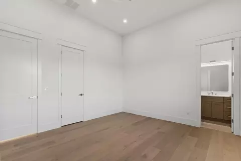 Bedroom - 5560 N Farm Rd 177, Springfield, MO 65803 photo 6 of 12