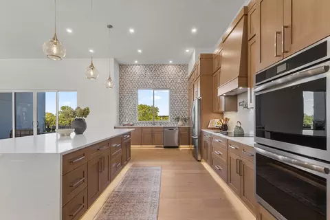 Kitchen - 5560 N Farm Rd 177, Springfield, MO 65803 photo 6 of 16