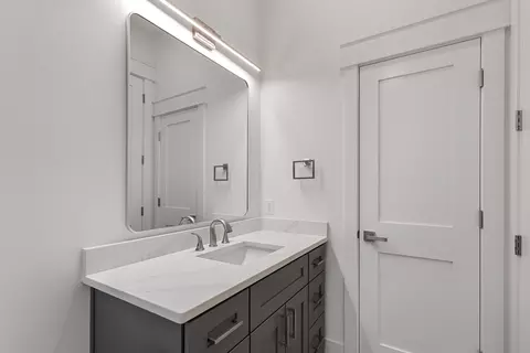 Bath - 5560 N Farm Rd 177, Springfield, MO 65803 photo 9 of 15