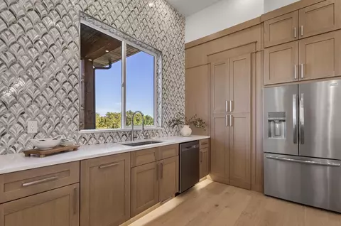 Kitchen - 5560 N Farm Rd 177, Springfield, MO 65803 photo 8 of 16