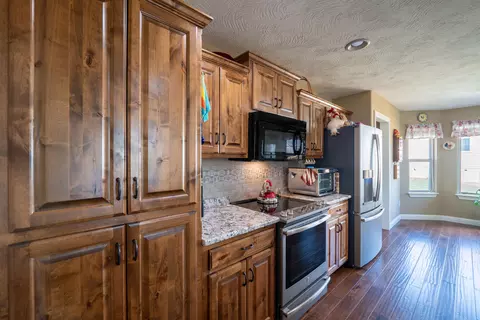 Kitchen - 3778 N Boonville Ave, Springfield, MO 65803 photo 3 of 3
