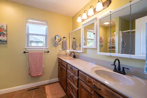 Bath - 3778 N Boonville Ave, Springfield, MO 65803 photo 3 of 4
