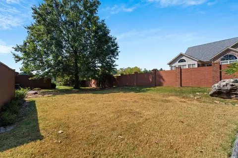 Exterior - 645 S Augusta Dr, Springfield, MO 65809 photo 10 of 12