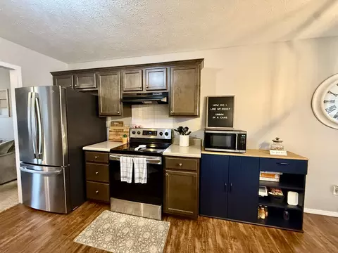 Kitchen - 900 S Natalie Ave, Springfield, MO 65802 photo 3 of 4