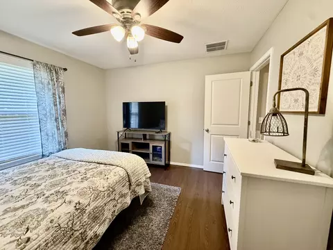 Bedroom - 900 S Natalie Ave, Springfield, MO 65802 photo 5 of 7