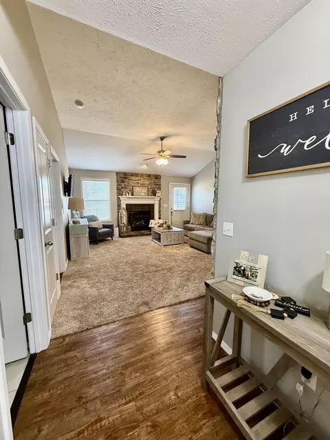 Entry Way - 900 S Natalie Ave, Springfield, MO 65802 photo 3 of 3