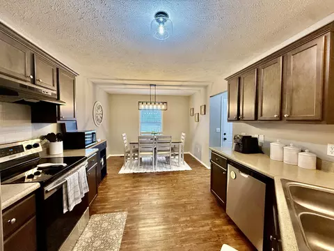 Kitchen - 900 S Natalie Ave, Springfield, MO 65802 photo 4 of 4