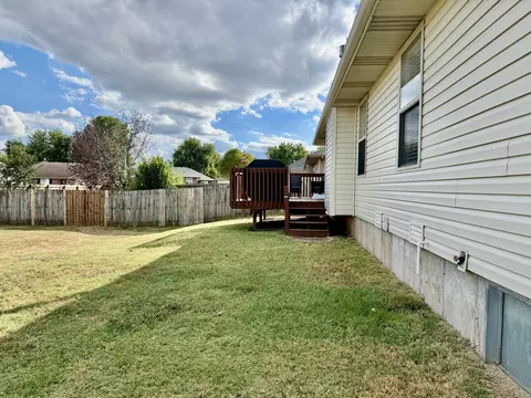 Exterior - 900 S Natalie Ave, Springfield, MO 65802 photo 6 of 8
