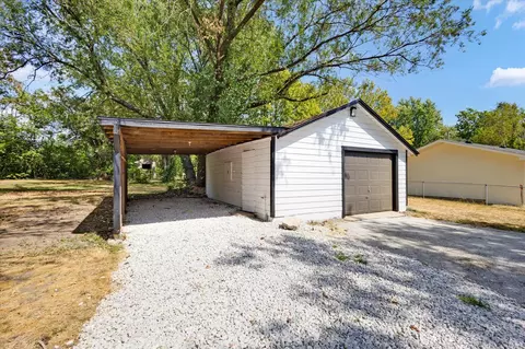 Exterior - 2753 W Nichols St, Springfield, MO 65803 photo 3 of 5
