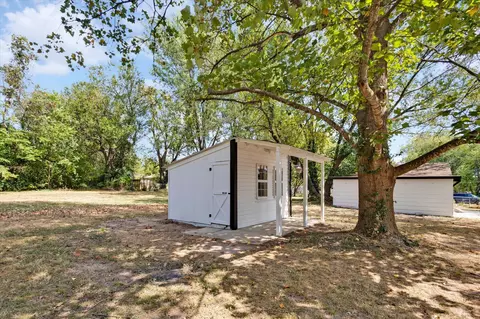 Exterior - 2753 W Nichols St, Springfield, MO 65803 photo 4 of 5