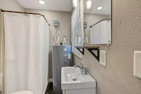 Bath - 2753 W Nichols St, Springfield, MO 65803 photo 3 of 3