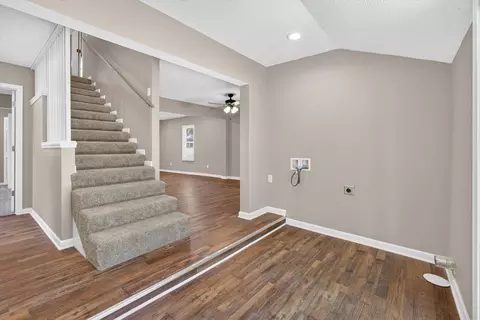 Entry Way - 2753 W Nichols St, Springfield, MO 65803 photo 1 of 1