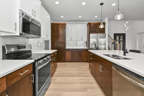 Kitchen - 3810 E Cherry St #32, Springfield, MO 65809 photo 6 of 10