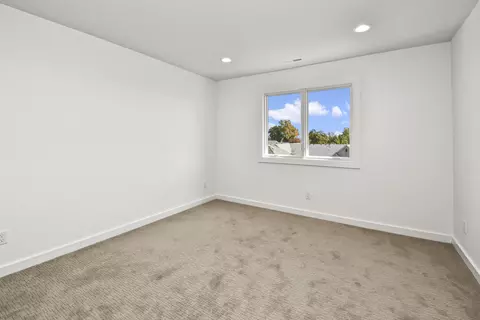 Bedroom - 3810 E Cherry St #32, Springfield, MO 65809 photo 5 of 10