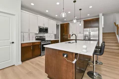 Kitchen - 3810 E Cherry St #32, Springfield, MO 65809 photo 5 of 10