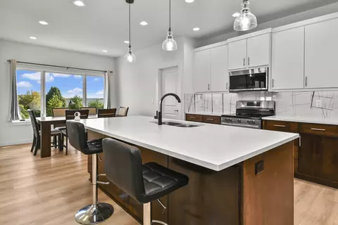 Kitchen - 3810 E Cherry St #32, Springfield, MO 65809 photo 3 of 10