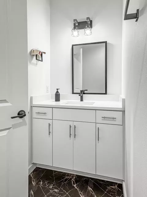 Bath - 3810 E Cherry St #32, Springfield, MO 65809 photo 1 of 9