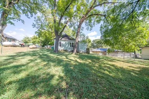 Exterior - 216 S 7th St, Thayer, MO 65791 photo 2 of 3