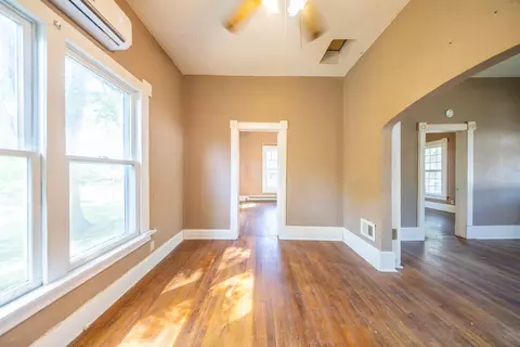Living - 216 S 7th St, Thayer, MO 65791 photo 3 of 4