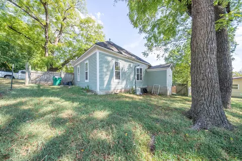 Exterior - 216 S 7th St, Thayer, MO 65791 photo 1 of 3