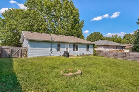 Exterior - 1494 W Daniels St, Ozark, MO 65721 photo 5 of 10
