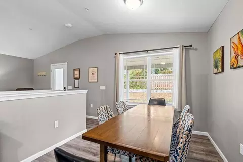 Dining - 215 N 3rd St, Branson, MO 65616 photo 3 of 8