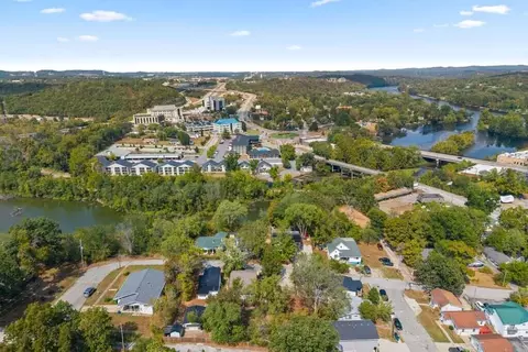 View/Area - 215 N 3rd St, Branson, MO 65616 photo 8 of 8