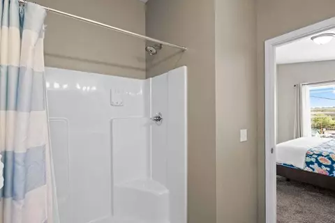 Bath - 215 N 3rd St, Branson, MO 65616 photo 5 of 11