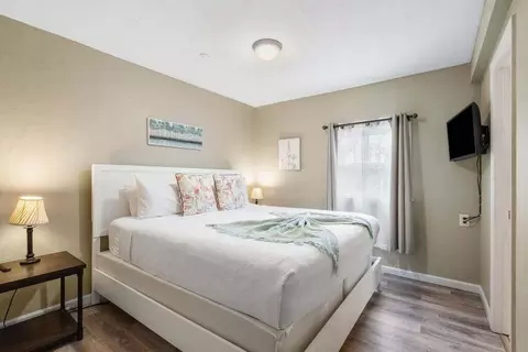 Bedroom - 215 N 3rd St, Branson, MO 65616 photo 17 of 19