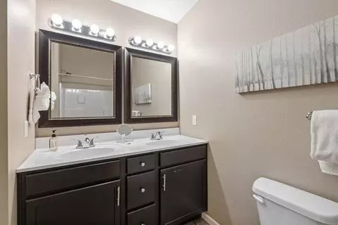 Bath - 215 N 3rd St, Branson, MO 65616 photo 4 of 11