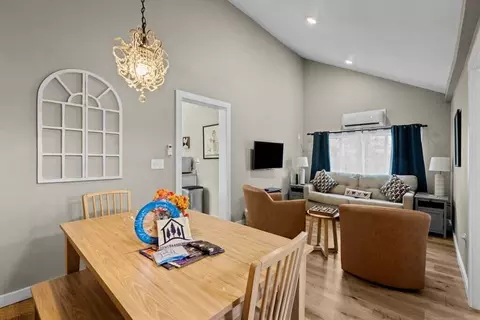 Dining - 215 N 3rd St, Branson, MO 65616 photo 4 of 8