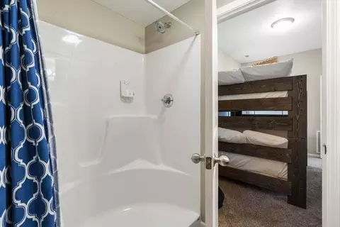 Bath - 215 N 3rd St, Branson, MO 65616 photo 3 of 11