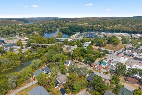 View/Area - 215 N 3rd St, Branson, MO 65616 photo 5 of 8