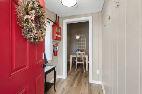 Entry Way - 215 N 3rd St, Branson, MO 65616 photo 2 of 3