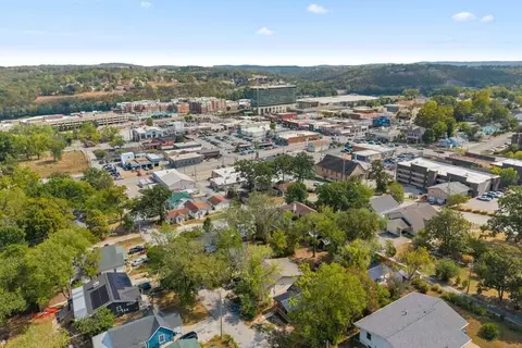 View/Area - 215 N 3rd St, Branson, MO 65616 photo 4 of 8