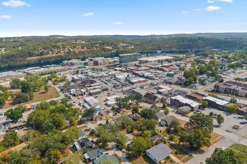 View/Area - 215 N 3rd St, Branson, MO 65616 photo 7 of 8