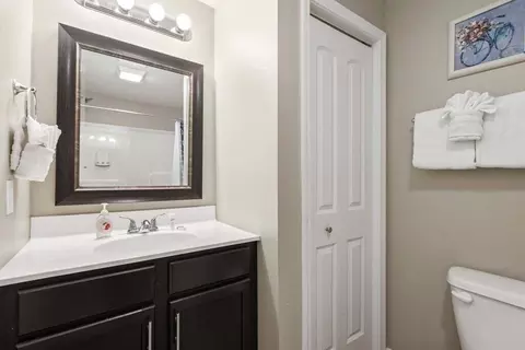 Bath - 215 N 3rd St, Branson, MO 65616 photo 2 of 11