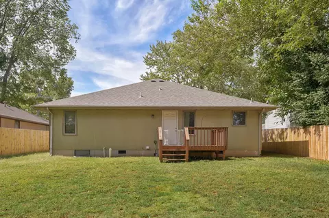 Exterior - 2424 N Campbell Ave, Springfield, MO 65803 photo 9 of 10