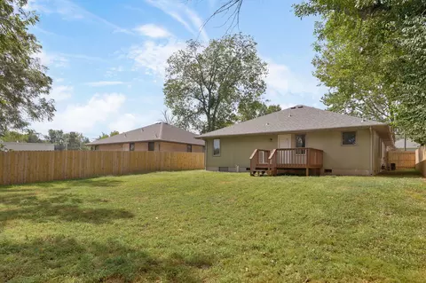 Exterior - 2424 N Campbell Ave, Springfield, MO 65803 photo 8 of 10