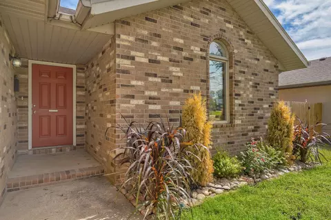 Exterior - 2424 N Campbell Ave, Springfield, MO 65803 photo 4 of 10