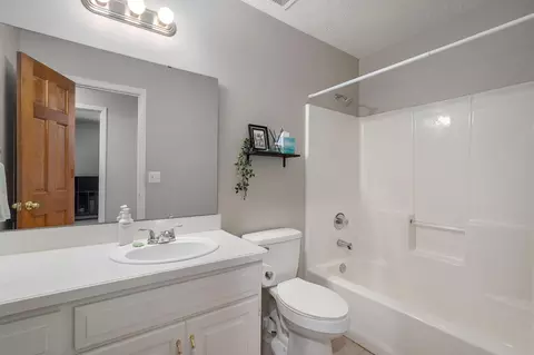 Bath - 2424 N Campbell Ave, Springfield, MO 65803 photo 1 of 2