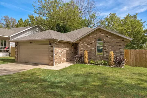 Exterior - 2424 N Campbell Ave, Springfield, MO 65803 photo 3 of 10