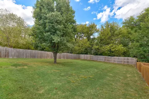 Exterior - 1257 E Mcclernon St, Springfield, MO 65803 photo 7 of 11