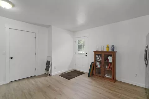 Entry Way - 1257 E Mcclernon St, Springfield, MO 65803 photo 3 of 3